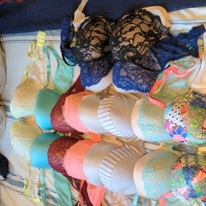 Victoria's Secret lot of ten bras!  34DD